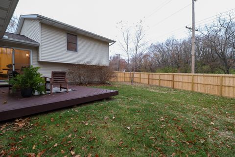 Tiny photo for 9 Timberview Drive, Bloomington, IL 61701 (MLS # 12521206)