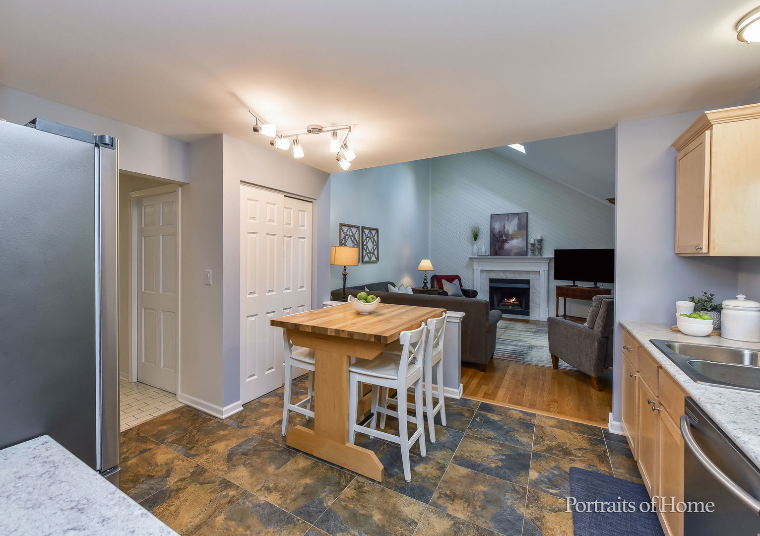 2206 Gleneagles Drive