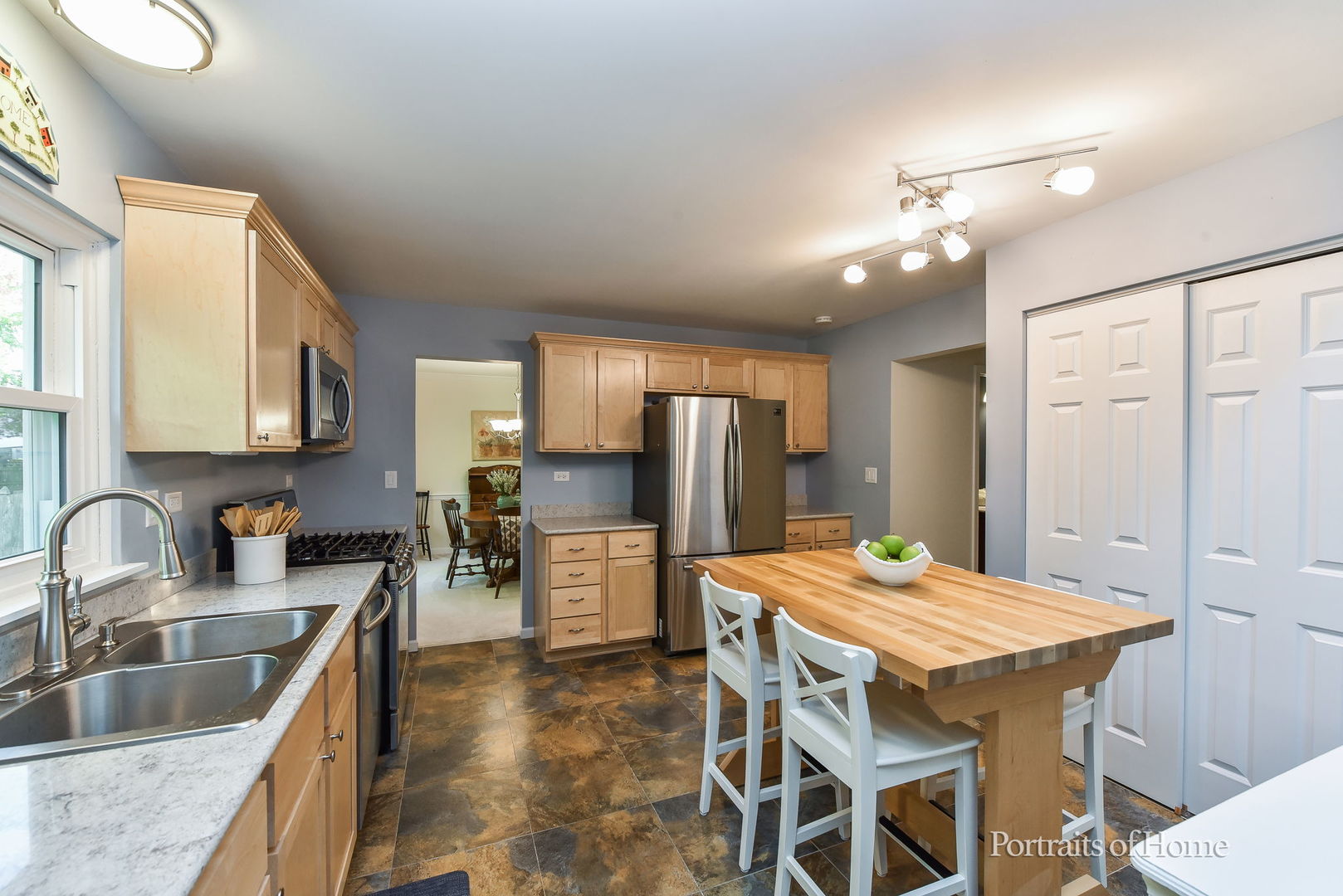 2206 Gleneagles Drive