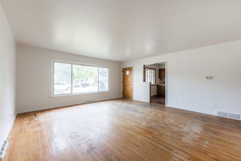 Tiny photo for 358 N Craig Place, Lombard, IL 60148 (MLS # 12480279)