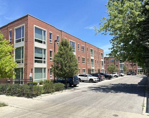 4119 N NARRAGANSETT Avenue 302 Chicago IL 60634