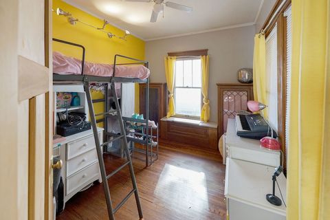 Tiny photo for 149 S Gladstone Avenue, Aurora, IL 60506 (MLS # 12515106)