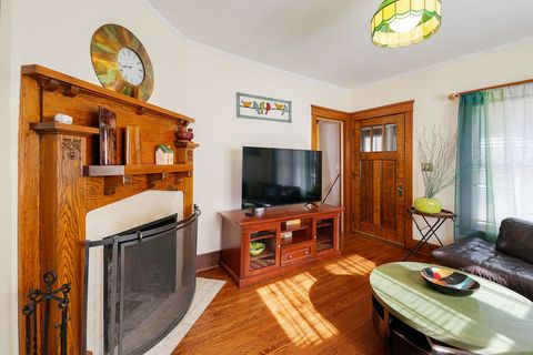 Tiny photo for 149 S Gladstone Avenue, Aurora, IL 60506 (MLS # 12515106)