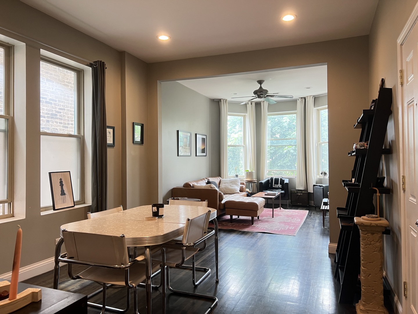 925 N mozart Street 2F