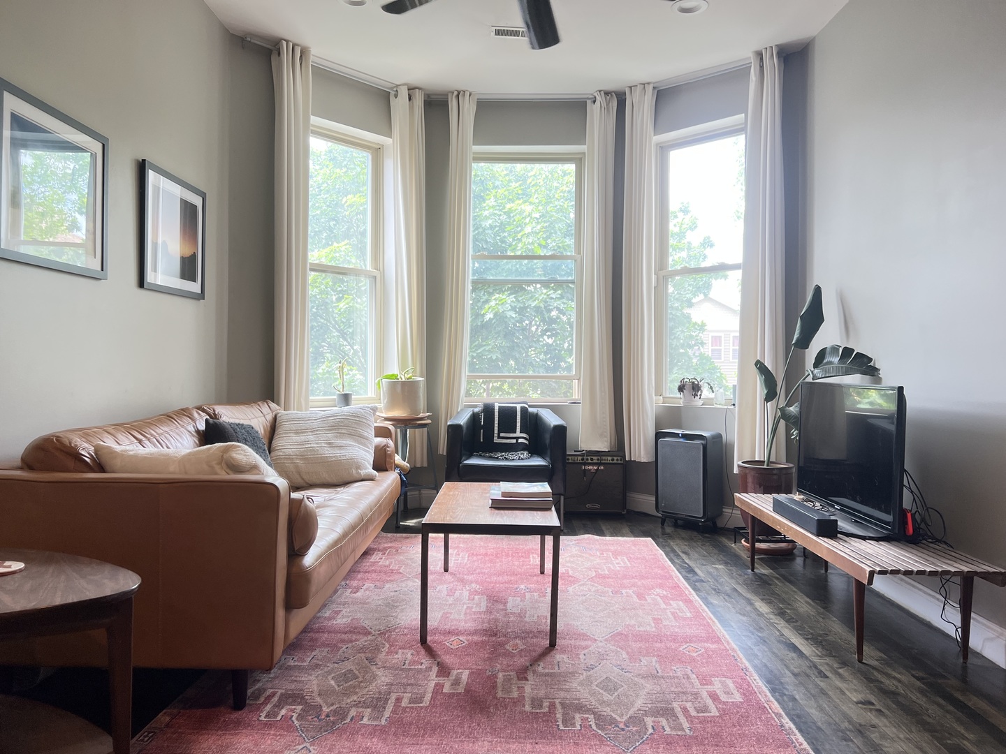 925 N mozart Street 2F