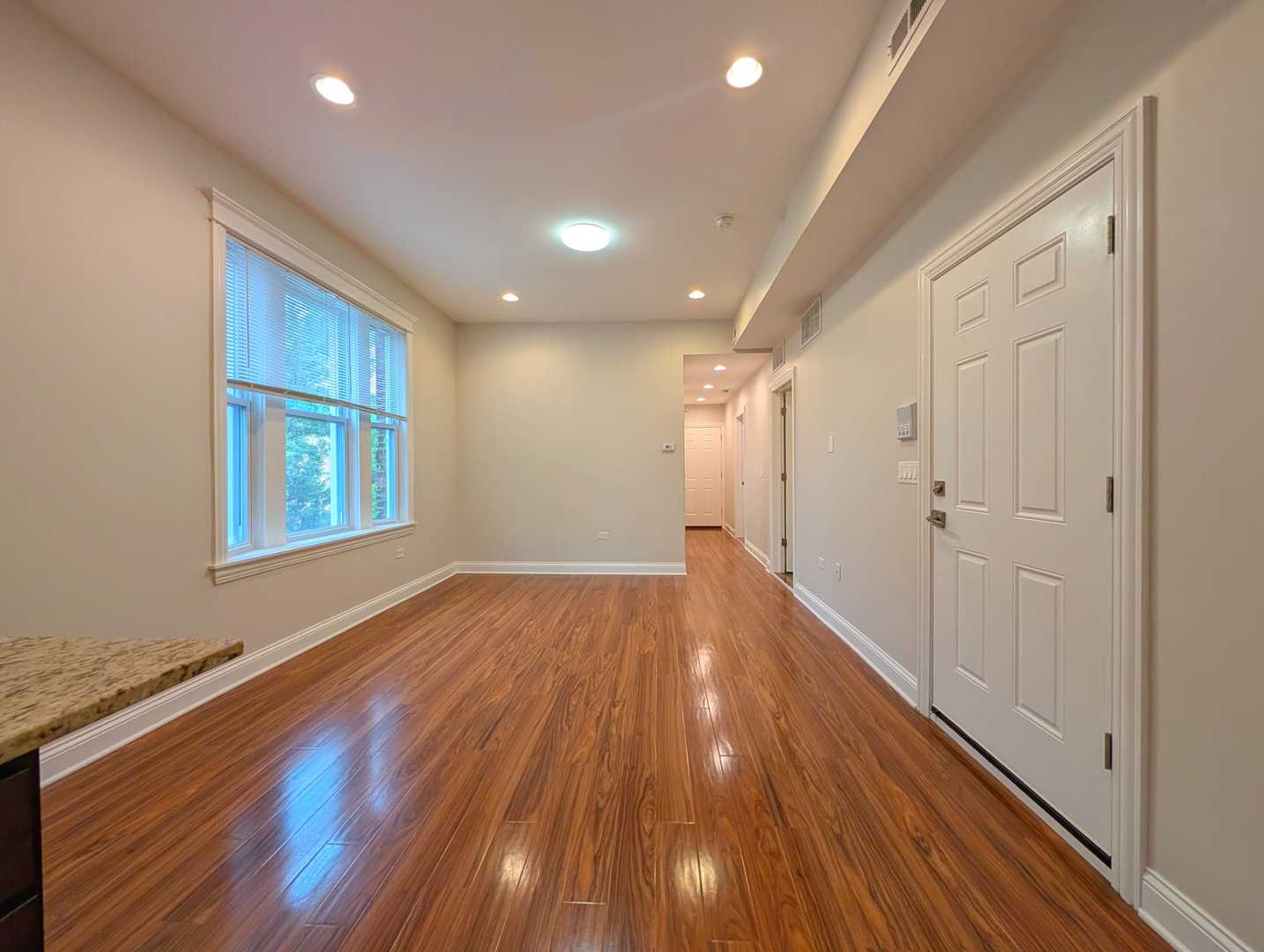2048 W Evergreen Avenue 3