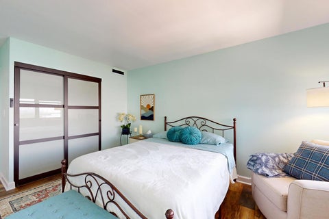 Tiny photo for 6301 N Sheridan Road #18E, Chicago, IL 60660 (MLS # 12668602)