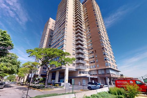 Photo of 6301 N Sheridan Road #18E, Chicago, IL 60660 (MLS # 12668602)