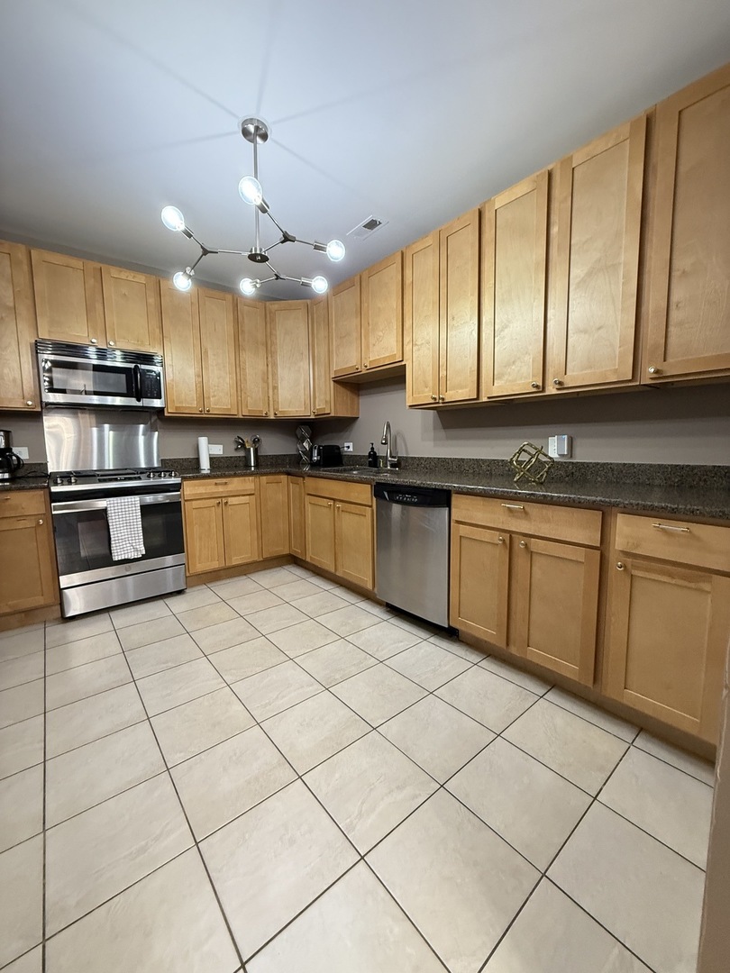 2620 W North Avenue 2