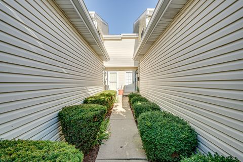 Tiny photo for 1640 HILTON HEAD Drive, Naperville, IL 60563 (MLS # 12452070)