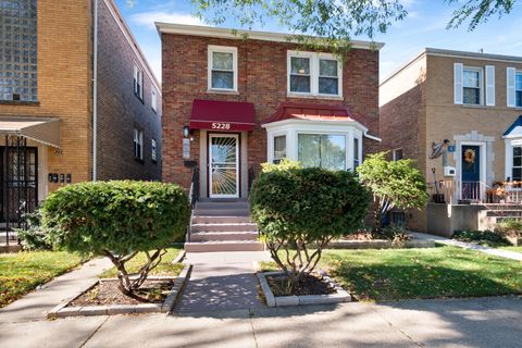 Tiny photo for 5228 N Virginia Avenue, Chicago, IL 60625 (MLS # 12509842)