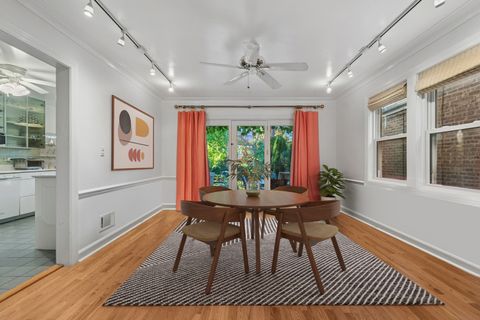 Tiny photo for 5228 N Virginia Avenue, Chicago, IL 60625 (MLS # 12509842)