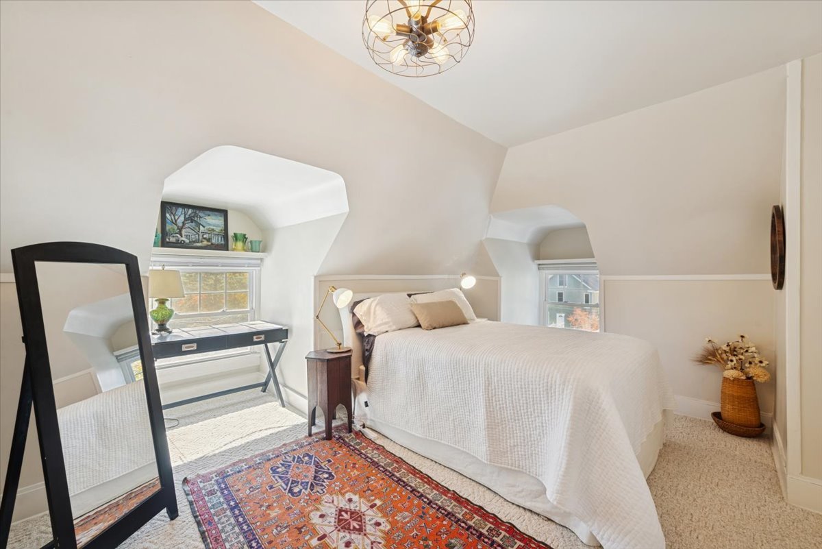 Evanston, Illinois 60201, United States, 5 Bedrooms Bedrooms, ,5 BathroomsBathrooms,Residential,Active,243348