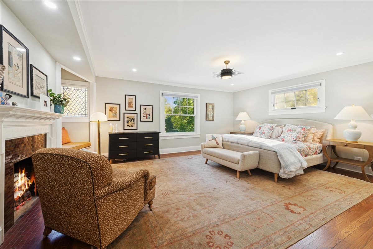 Evanston, Illinois 60201, United States, 5 Bedrooms Bedrooms, ,5 BathroomsBathrooms,Residential,Active,243348