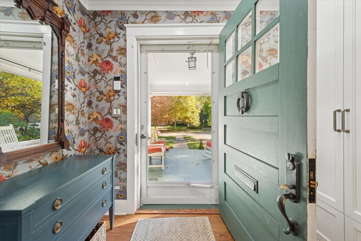 Evanston, Illinois 60201, United States, 5 Bedrooms Bedrooms, ,5 BathroomsBathrooms,Residential,Active,243348