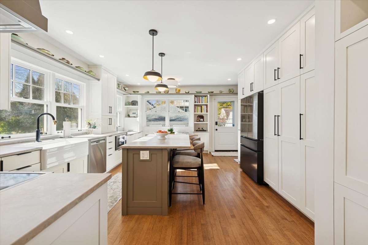 Evanston, Illinois 60201, United States, 5 Bedrooms Bedrooms, ,5 BathroomsBathrooms,Residential,Active,243348