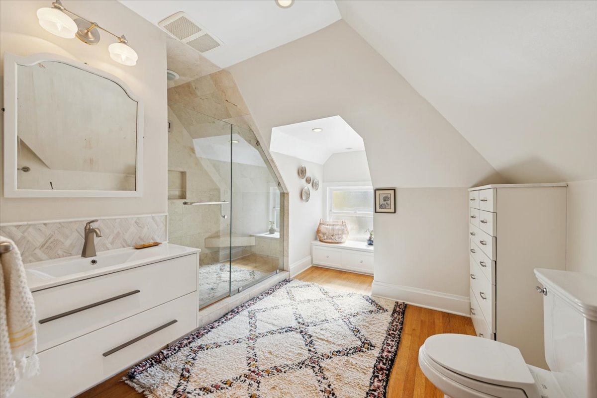 Evanston, Illinois 60201, United States, 5 Bedrooms Bedrooms, ,5 BathroomsBathrooms,Residential,Active,243348