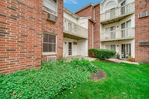 Tiny photo for 1315 Cunat Court #1D, Lake In The Hills, IL 60156 (MLS # 12786331)