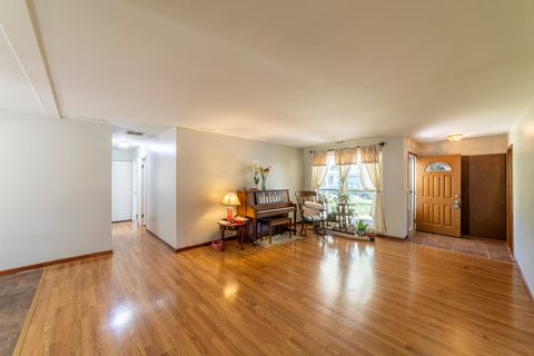Tiny photo for 7601 Adams Street, Darien, IL 60561 (MLS # 12703269)