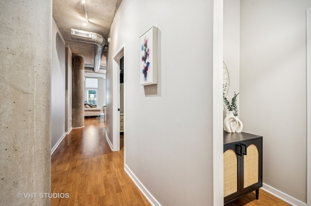 700 N Larrabee Street 905