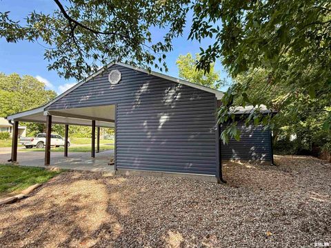 Tiny photo for 101 OAK Drive, Metropolis, IL 62960 (MLS # EB459401)