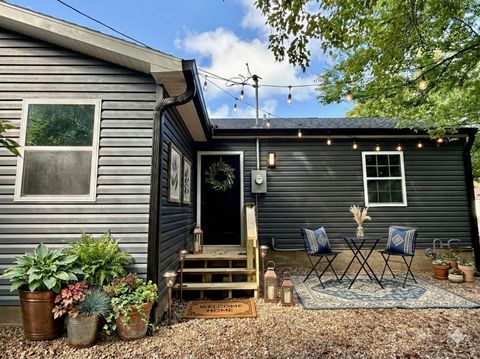Tiny photo for 101 Oak Drive, Metropolis, IL 62960 (MLS # EB459401)
