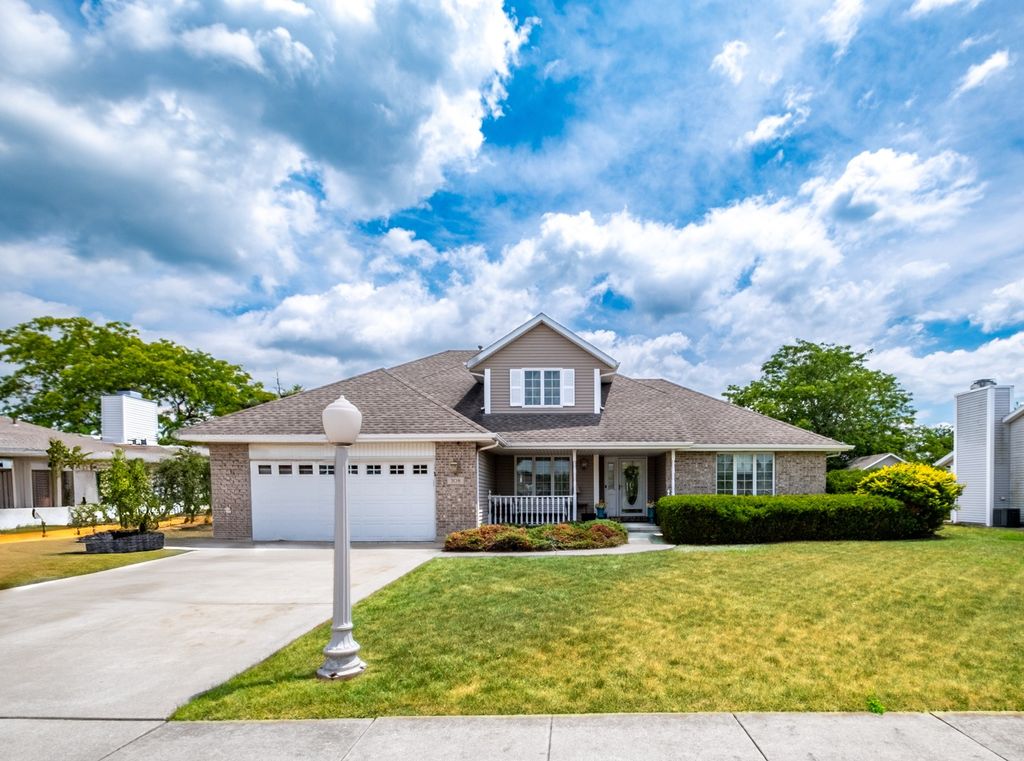 Photo for 308 Calla Drive, Manhattan, IL 60442 (MLS # 12428909)