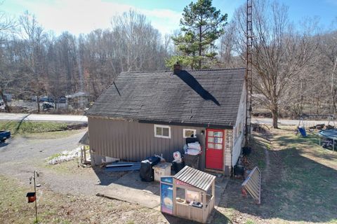 Tiny photo for 342 Bassett Road, Elizabethtown, IL 62931 (MLS # 100000561)