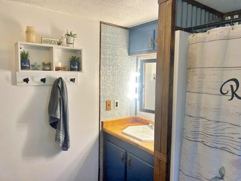 Tiny photo for 342 Bassett Road, Elizabethtown, IL 62931 (MLS # 100000561)