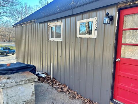 Tiny photo for 342 Bassett Road, Elizabethtown, IL 62931 (MLS # 100000561)