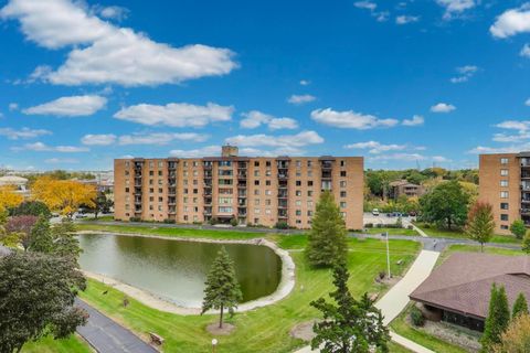 Tiny photo for 1717 W Crystal Lane #610, Mount Prospect, IL 60056 (MLS # 12499361)