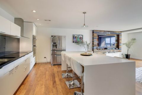 Tiny photo for 1717 W Crystal Lane #610, Mount Prospect, IL 60056 (MLS # 12499361)