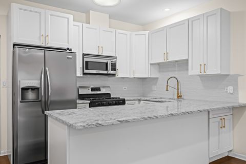 Tiny photo for 2520 W Bloomingdale Avenue #B, Chicago, IL 60647 (MLS # 12468419)