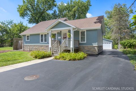 Tiny photo for 118 S Highland Avenue, Lombard, IL 60148 (MLS # 12473516)