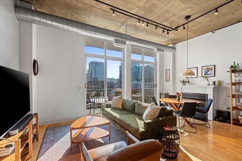 Tiny photo for 111 S MORGAN Street #823, Chicago, IL 60607 (MLS # 12493369)