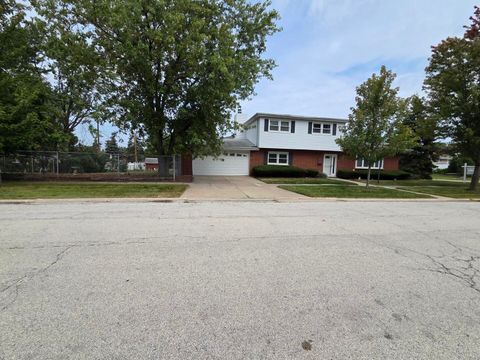 Tiny photo for 8900 W 93rd Street, Hickory Hills, IL 60457 (MLS # 12468847)