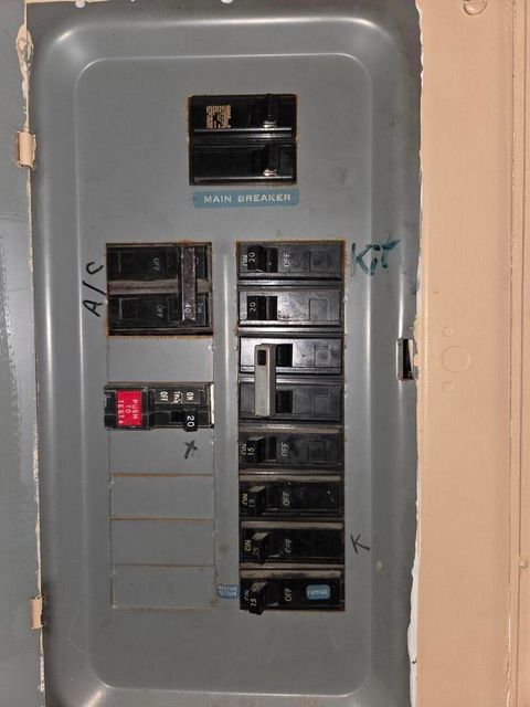 Tiny photo for 8900 W 93rd Street, Hickory Hills, IL 60457 (MLS # 12468847)