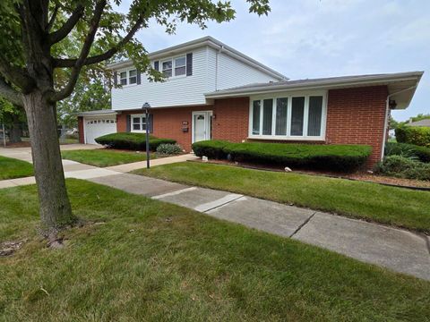 Tiny photo for 8900 W 93rd Street, Hickory Hills, IL 60457 (MLS # 12468847)
