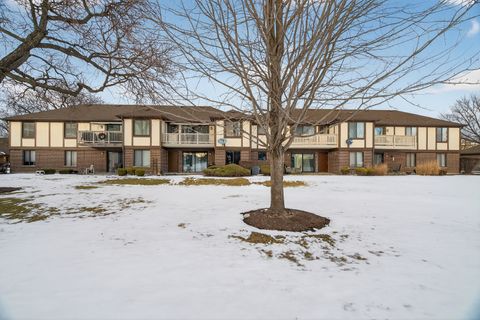 Tiny photo for 6755 180th Street #6, Tinley Park, IL 60477 (MLS # 12599289)