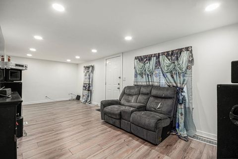 Tiny photo for 527 S Calumet Avenue, Aurora, IL 60506 (MLS # 12573607)