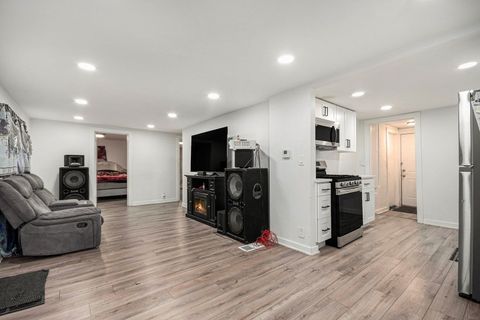 Tiny photo for 527 S Calumet Avenue, Aurora, IL 60506 (MLS # 12573607)