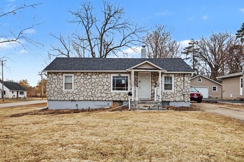 Photo of 527 S Calumet Avenue, Aurora, IL 60506 (MLS # 12573607)