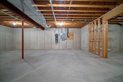 Tiny photo for 1 Worthington Court, Bloomington, IL 61704 (MLS # 12463380)