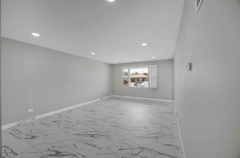 Tiny photo for 13921 S Manistee Avenue, Burnham, IL 60633 (MLS # 12509370)