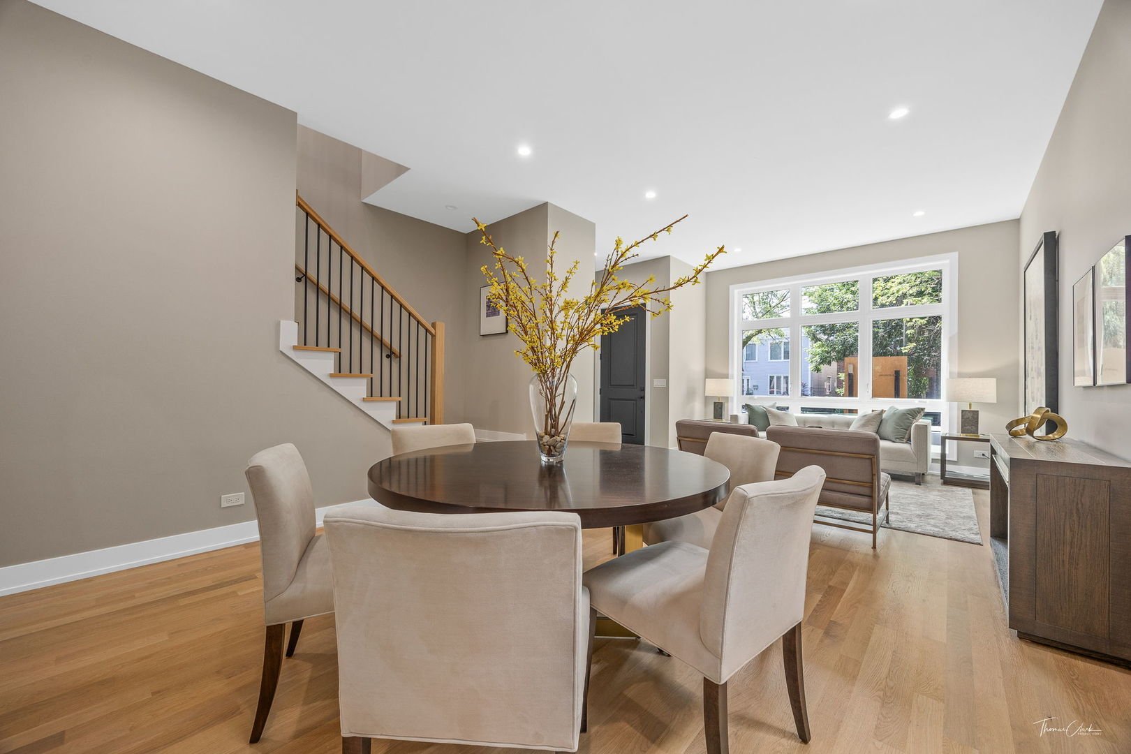 1638 W Wolfram Street