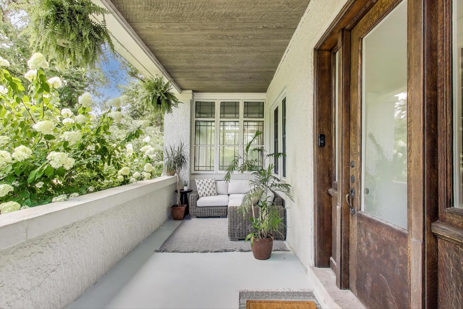 1038 Forest Avenue