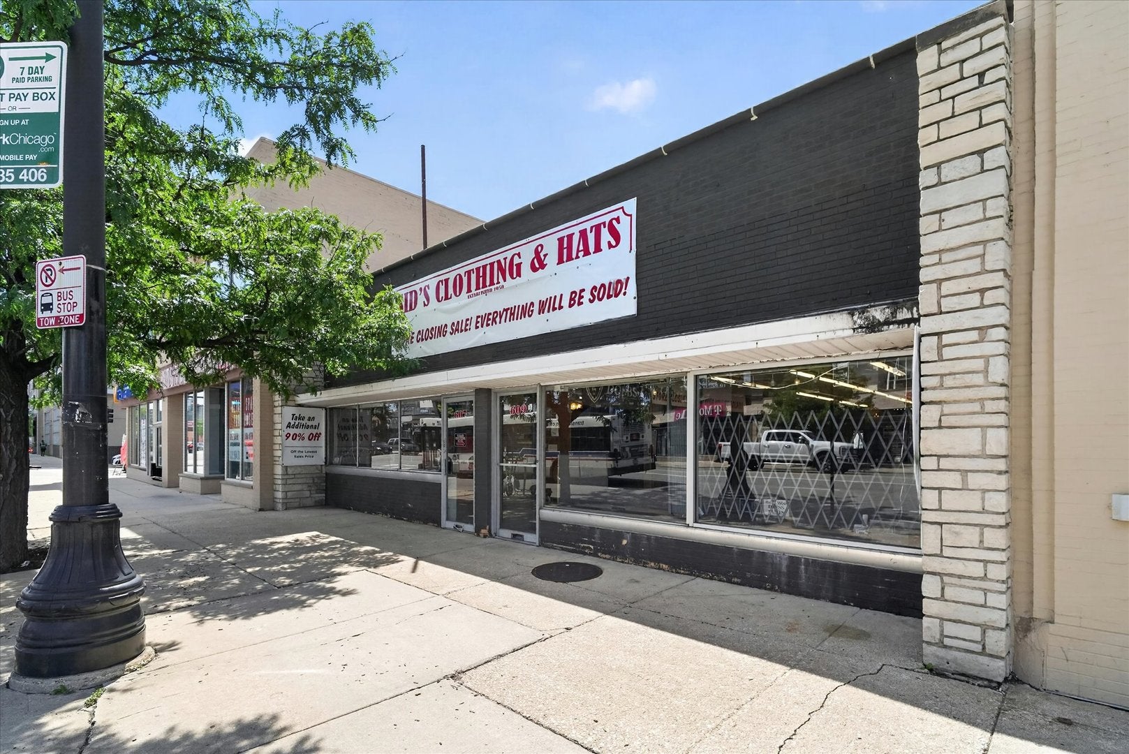607 W Roosevelt Road