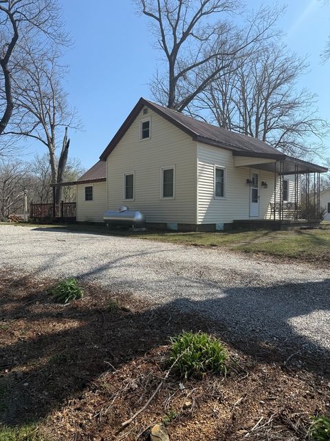 Photo of 1140 Race Track Road, Centralia, IL 62801 (MLS # 12621176)