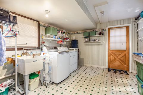 Tiny photo for 10304 Linus Lane, Oak Lawn, IL 60453 (MLS # 12568610)