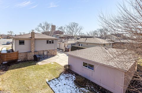 Tiny photo for 10304 Linus Lane, Oak Lawn, IL 60453 (MLS # 12568610)